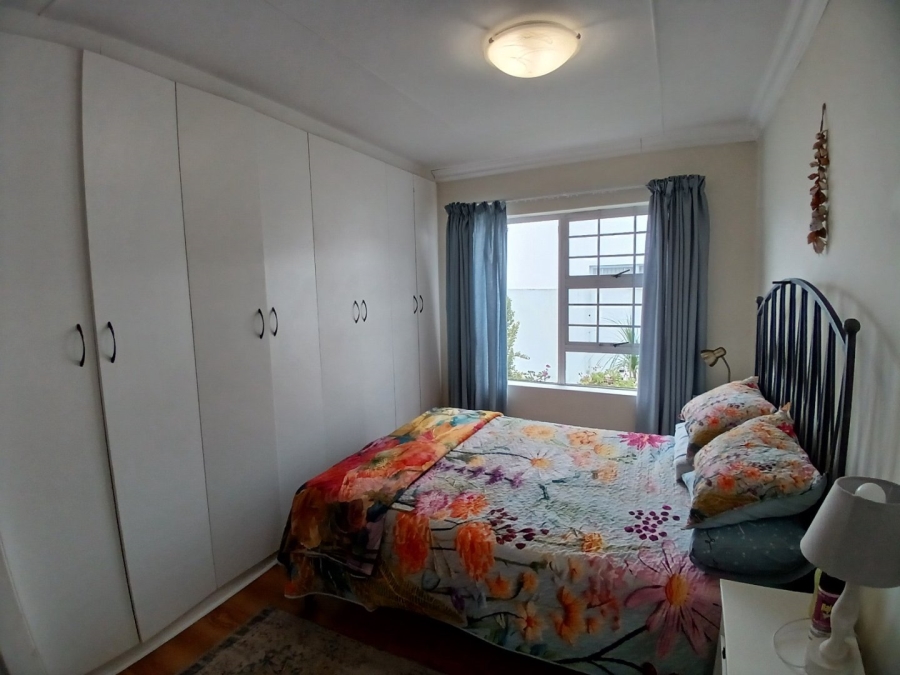 3 Bedroom Property for Sale in Fraaiuitsig Western Cape
